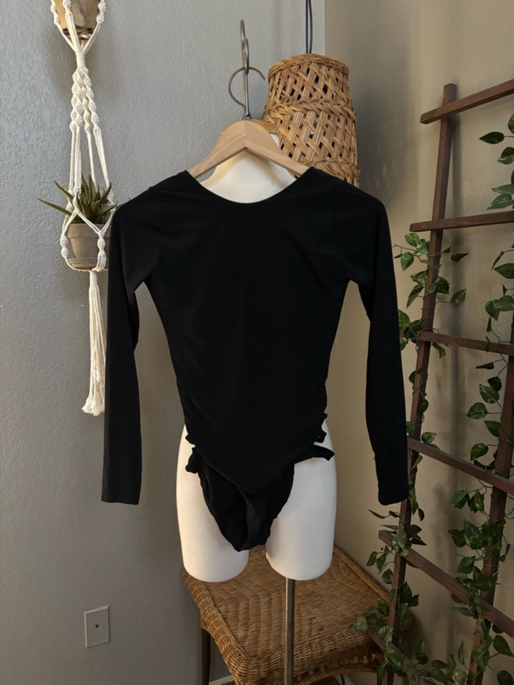 Malai Obi Black One Piece S - Picture 3 of 9